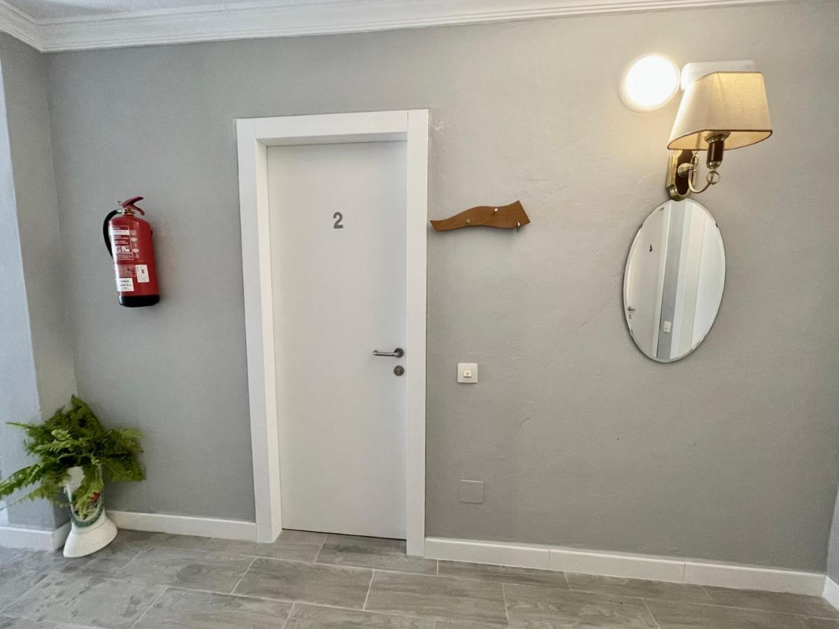 Hostal Los Arcos Вехер де ла Фронтера Екстериор снимка
