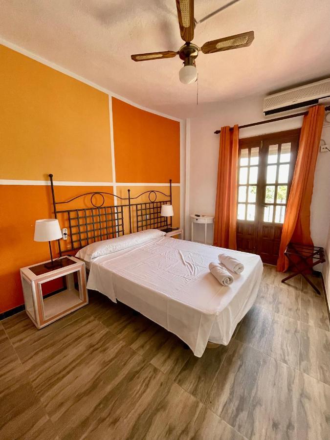 Hostal Los Arcos Вехер де ла Фронтера Екстериор снимка