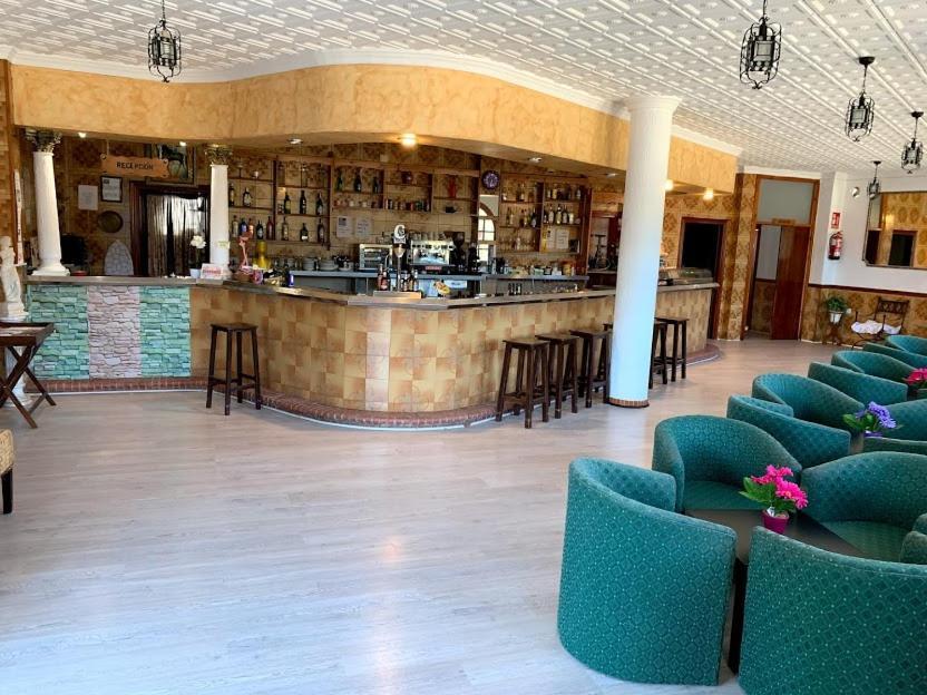 Hostal Los Arcos Вехер де ла Фронтера Екстериор снимка